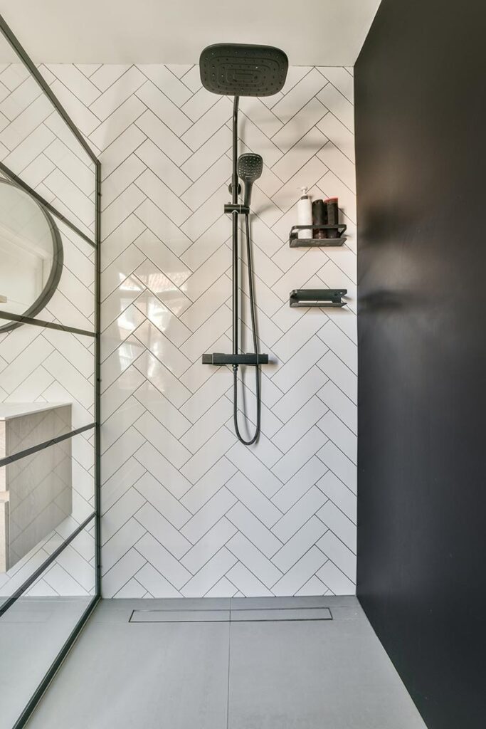 Comparativa de azulejos cerámicos para paredes de baño